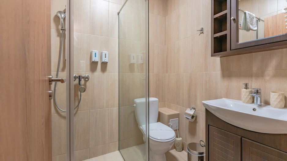 Pensiune Râșnov, 13 camere plus locuință proprietar, zonă Cetate - Poză 18