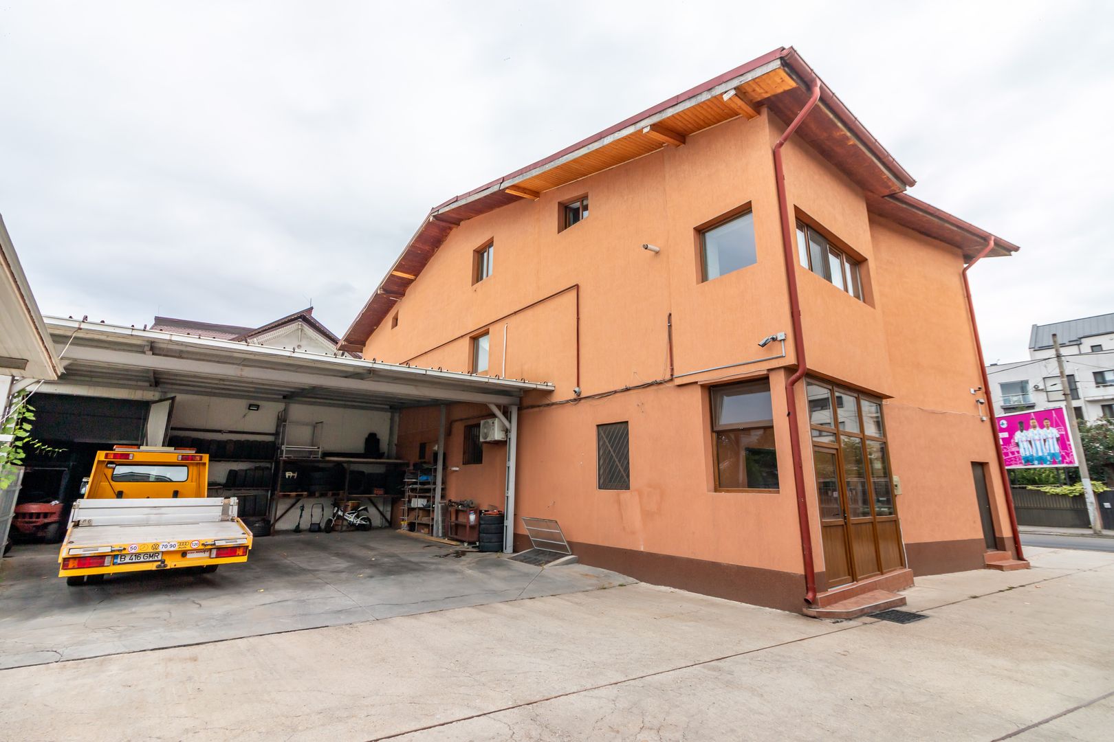 Vanzare Cladire P+1+M cu Spatiu Comercial + Rezidential, Apusului - Poză 3