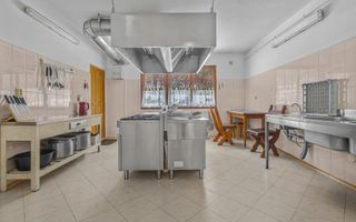 Clădire multifuncțională în Poiana Brașov – oportunitate investițională premium - Poză 4