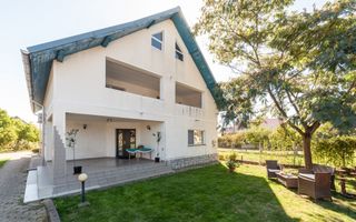 Casa visurilor cu livada roditoare si gradina amenajata - Poză 2