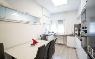 Apartament 3 camere Rogerius etaj 2 - Poză 3