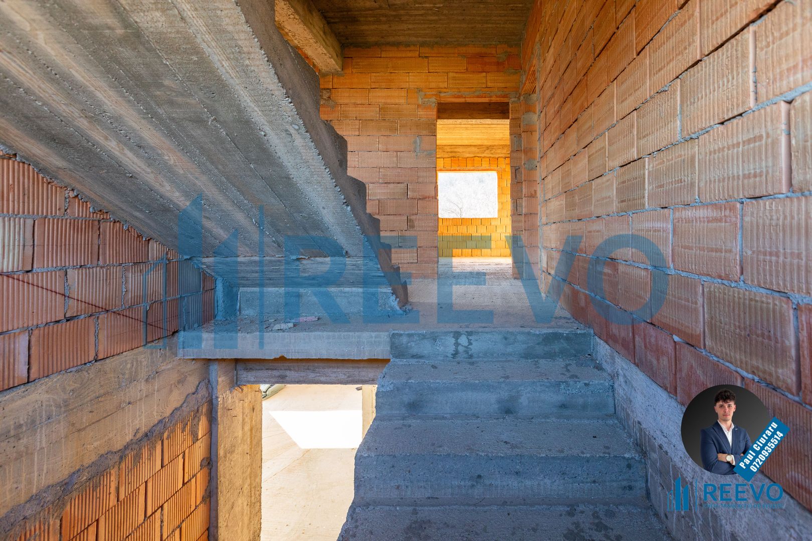 Pensiune/Vilă la roșu P+E+M în Sărata - Poză 14