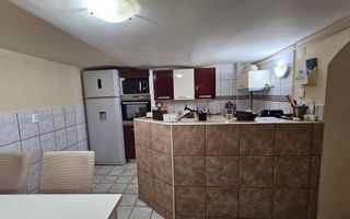 Casa 5 camere 3 bai garaj inchis si teren 700 mp utili in Lazaret - Poză 10