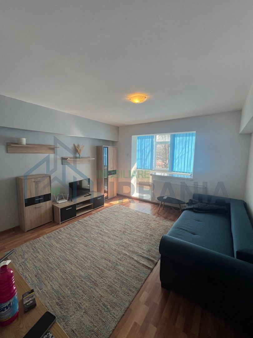 Ofer spre închiriere apartament Tătărași, la bulevard, utilat complet - Poză 2