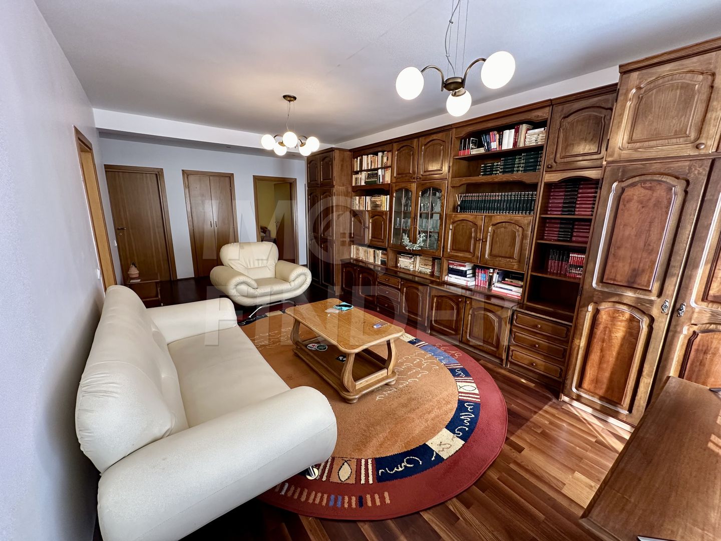 Inchiriere apartament 4 camere imobil nou, garaj - Poză 1