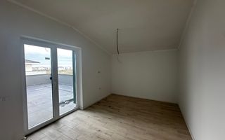 Apartament cu 4 camere, 2 bai, terasă mare, Giroc - Poză 3