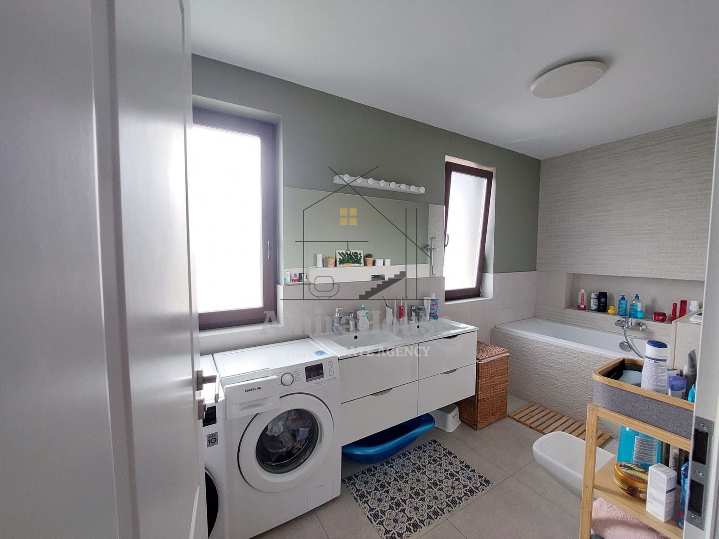 Duplex ultrafinisat mobilat utilat cu 2 locuri de parcare zona Terra - Poză 20