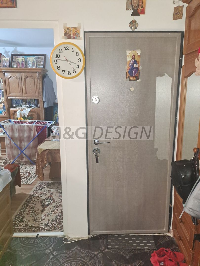 Apartament 2 camere Aradului etaj 4 decomandat - Poză 6