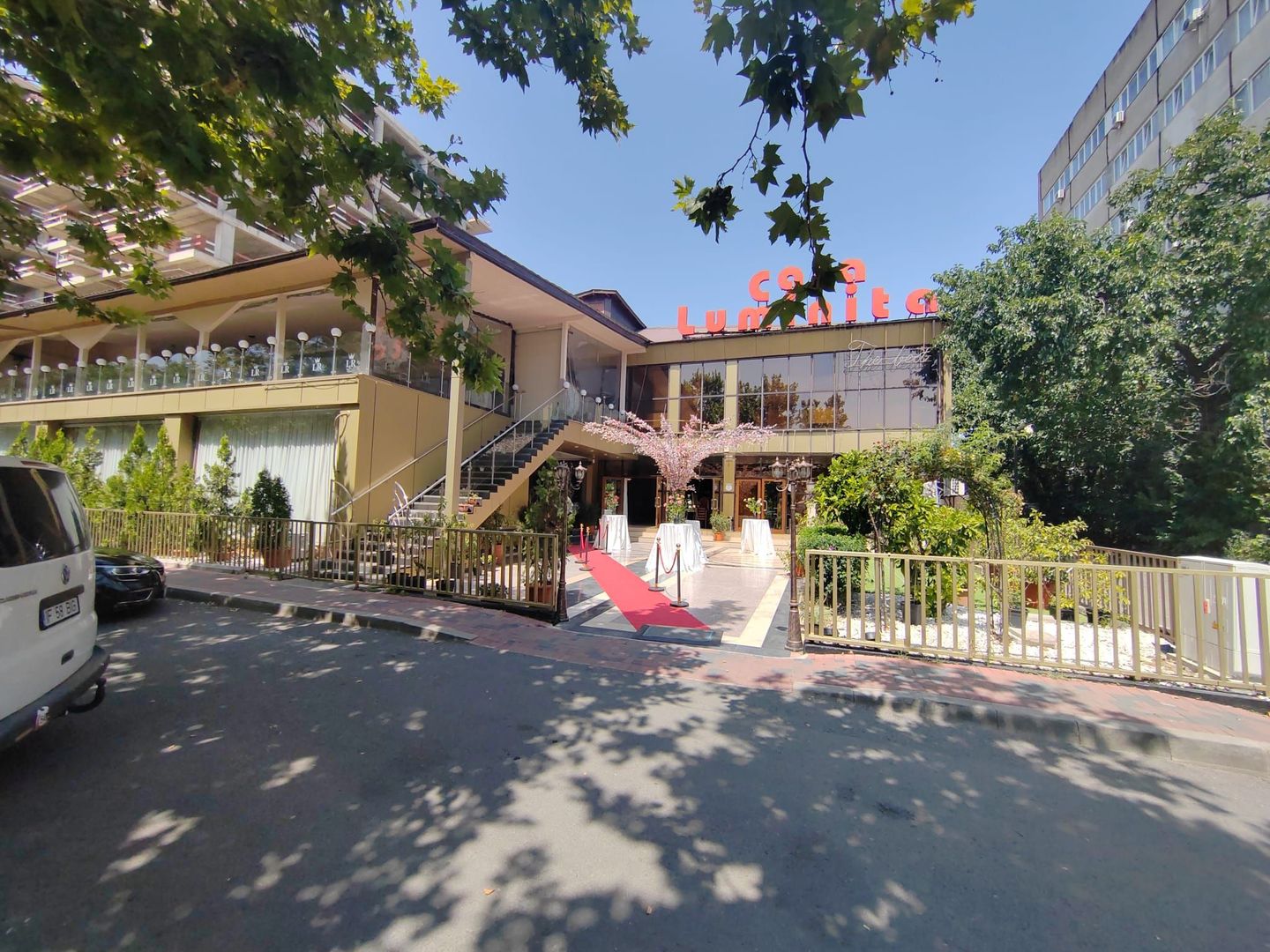 PALLADY - Titan | Restaurant Casa Luminita - Preluare Afacere - Poză 1