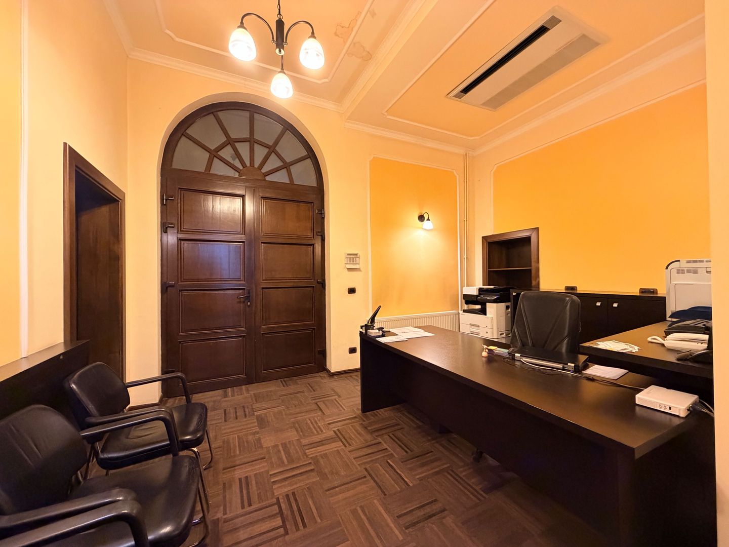 4 camere Ultracentral  - Piața Unirii, ideal birouri, parcare in curte - Poză 22