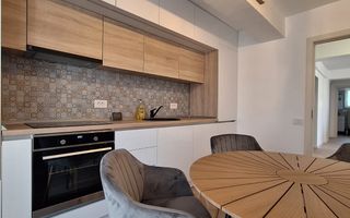 Apartament 3 camere,2 bai+parcare, lux Rasnov - Poză 1