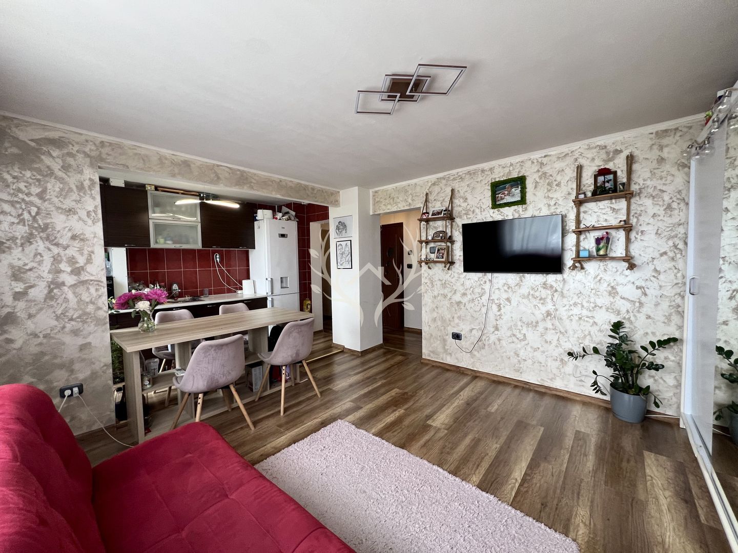 Apartament cu 2 camere decomandat + boxa in zona Bucium Manastur - Poză 3