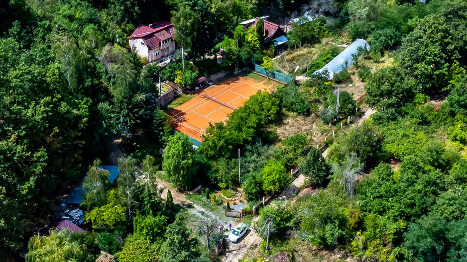 PROPRIETATE VÂNDUTĂ Casă conac cu 15.000 mp deal împădurit la Barațca, - Poză 9