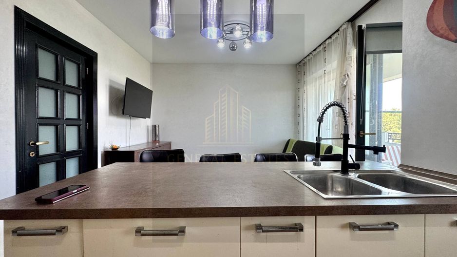 Vânzare apartament cu 2 camere, 67 m.p. - Complexul Royal Town. - Poză 11