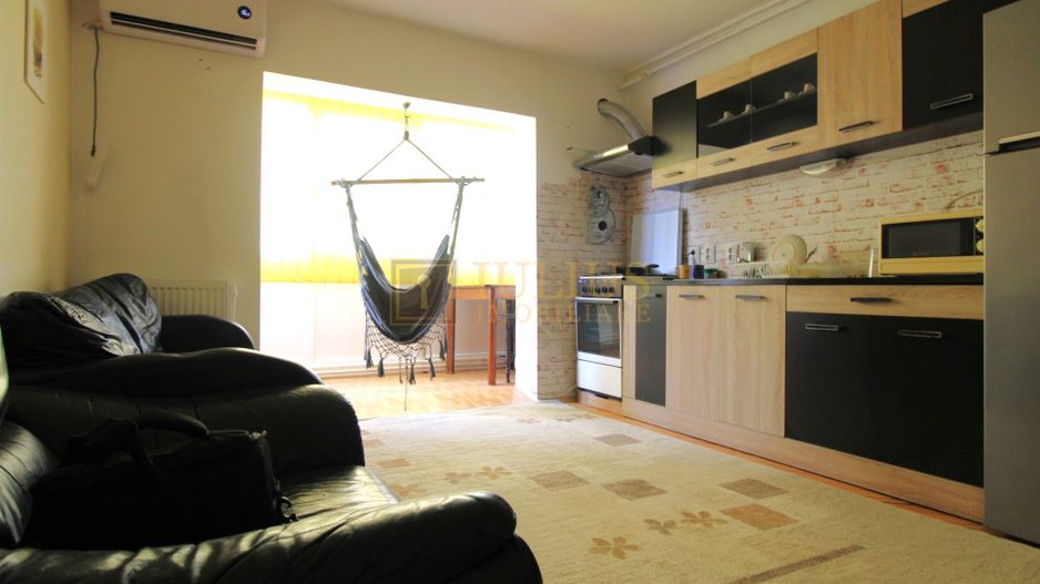 Apartament spatios, 3 camere, centrala proprie - Poză 1