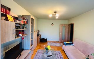Apartament decomandat, cu 3 camere, 2 bai, 2 balcoane - Zona Strand - Poză 10