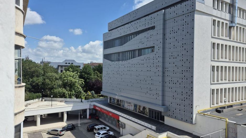 Apartament ultracentral, 3 camere, cu priveliste impresionanta, langa Mercur - Poză 11