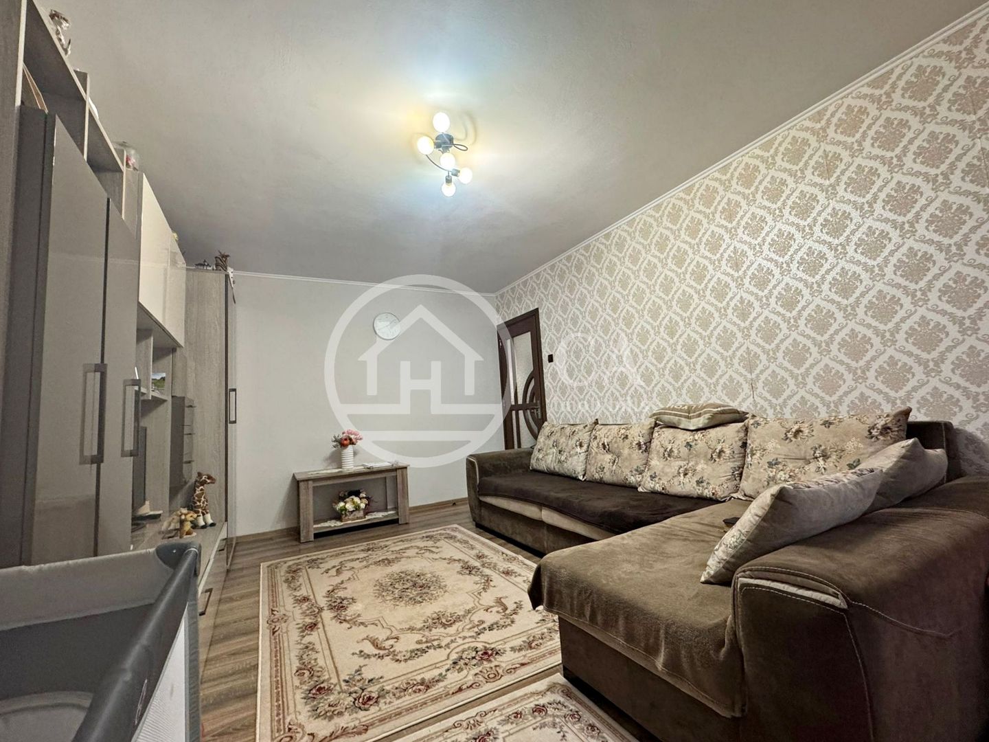 Apartament cu 3 camere de vanzare in Decebal, Oradea - Poză 3
