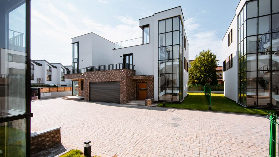 VILA SUPERBĂ CU 4 DORMITOAARE ȘI PISCINA LA INCHIRIERE - Poză 43