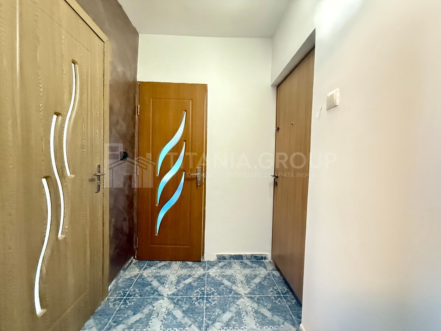 Garsoniera decomandata, etaj intermediar - Zona Tractorul, Coresi - Poză 10