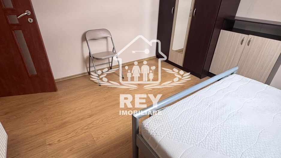 Inchiriez apartament 3 camere, spatios, central, et.5+mansarda - Poză 6