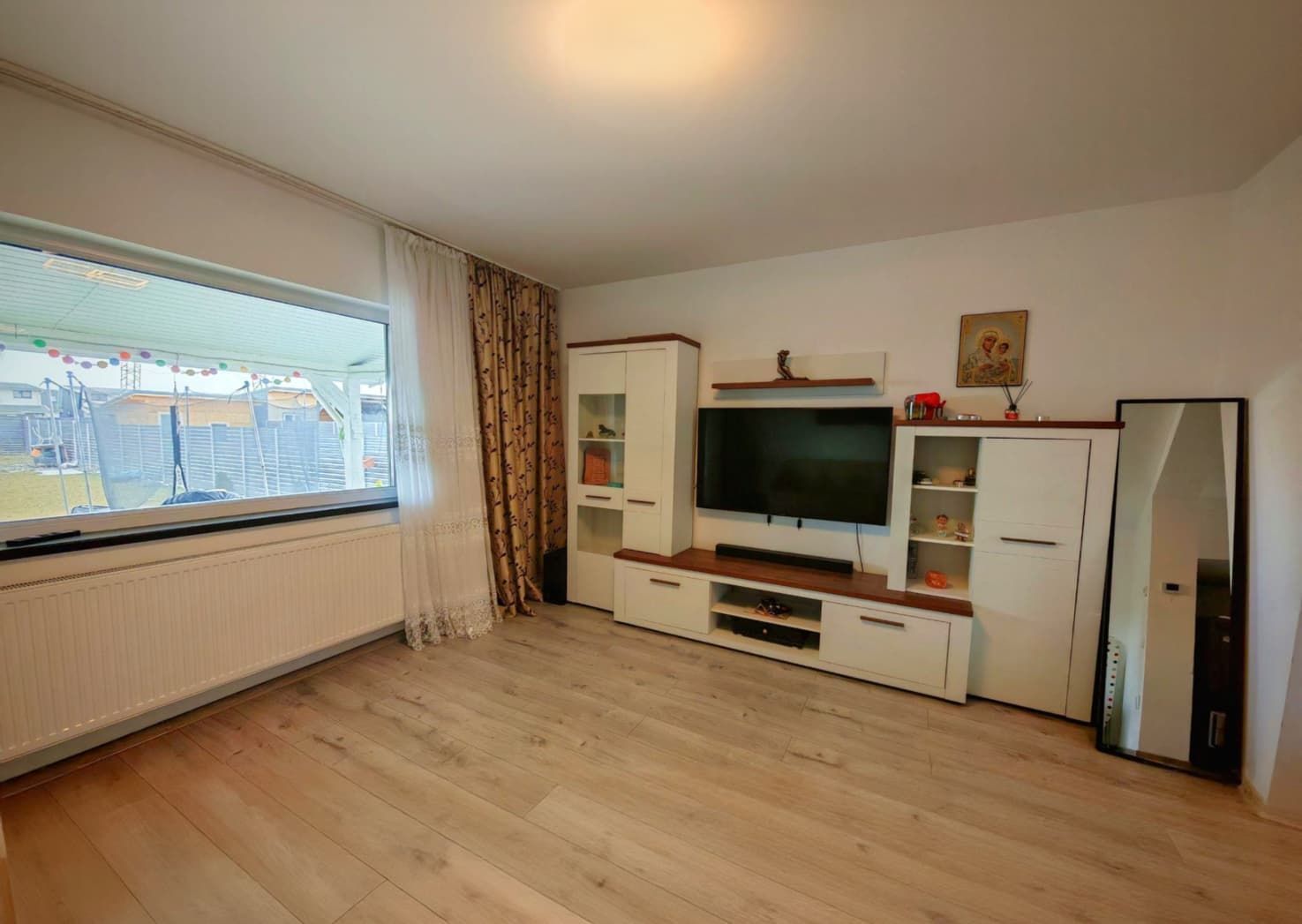 Casa 4 camere, cartier Izvor, oras Brasov - Poză 1