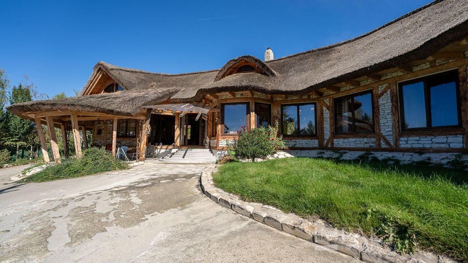 De vanzare casa unica pe teren de 3400mp, cu iaz si gradina - Borhanci - Poză 19