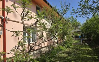 Casă cu grădină in zonă centrală - Poză 1