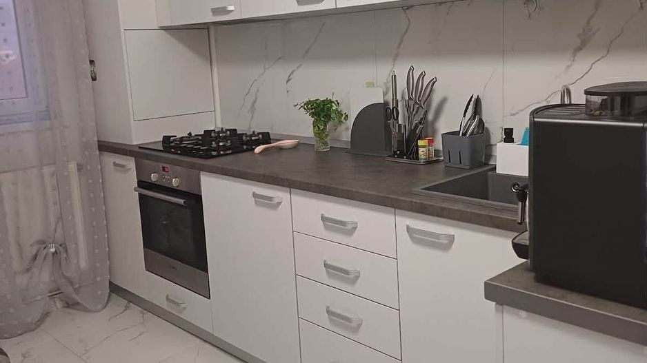 Apartament 2 camere, Cetate, zona piata, et.3, renovat - Poză 2