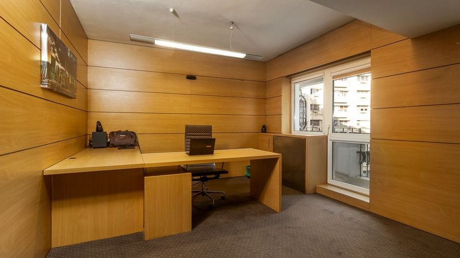 UNIRII FANTANI - 5 camere de vanzare - investitie rara si eleganta - Poză 2