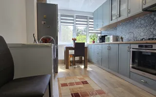 Vand apartament cu 2 camere in Cornisa, et. intermediar, lift nou - Poză 14