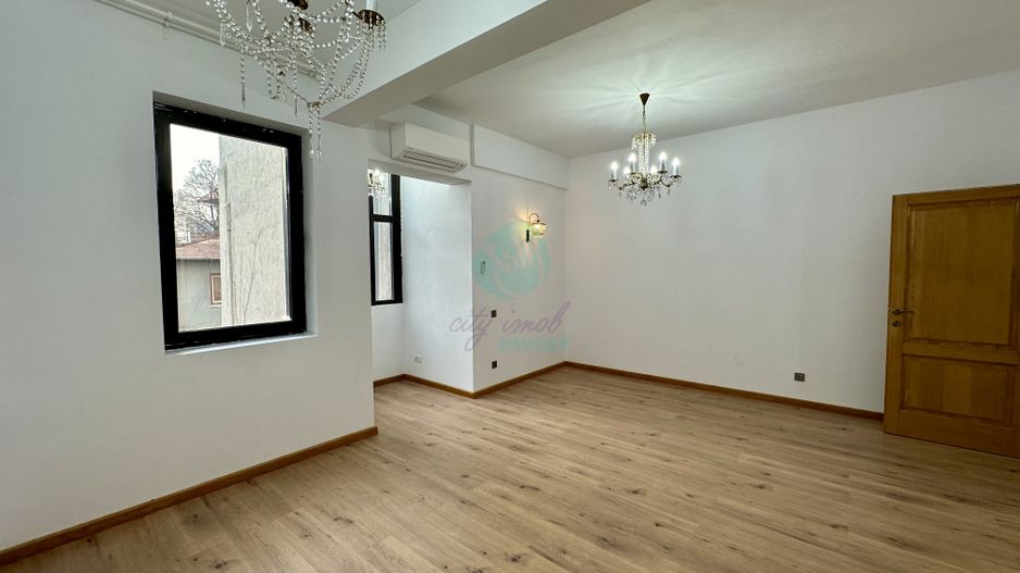 Garsoniera renovata intr-o zona boema - Poză 1