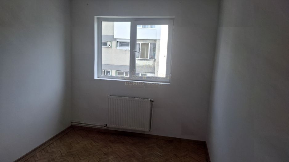 Vind urgent apartament in Turda . - Poză 15