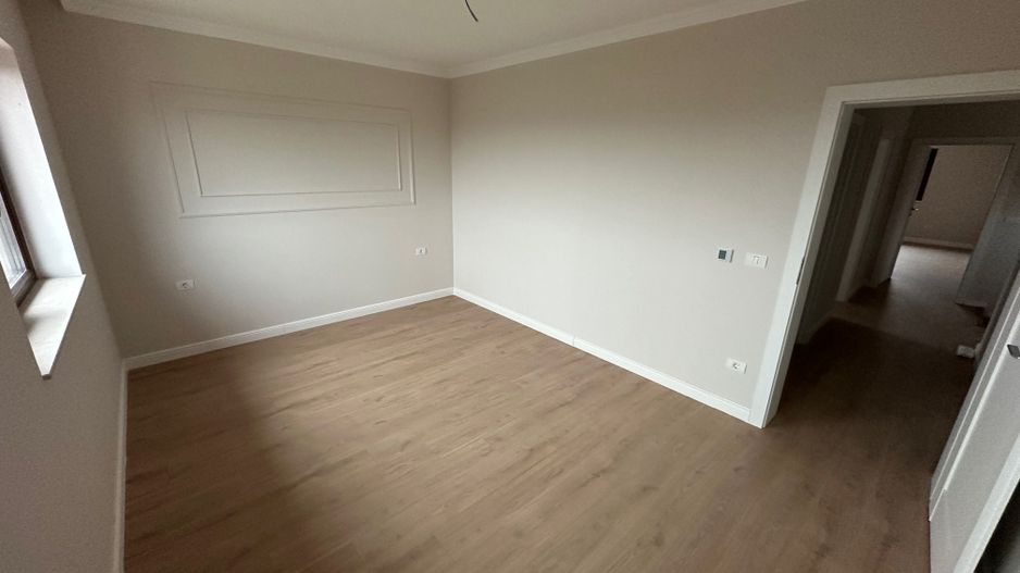 CASA TIP DUPLEX DESPARTIT PRIN GARAJ - Poză 43