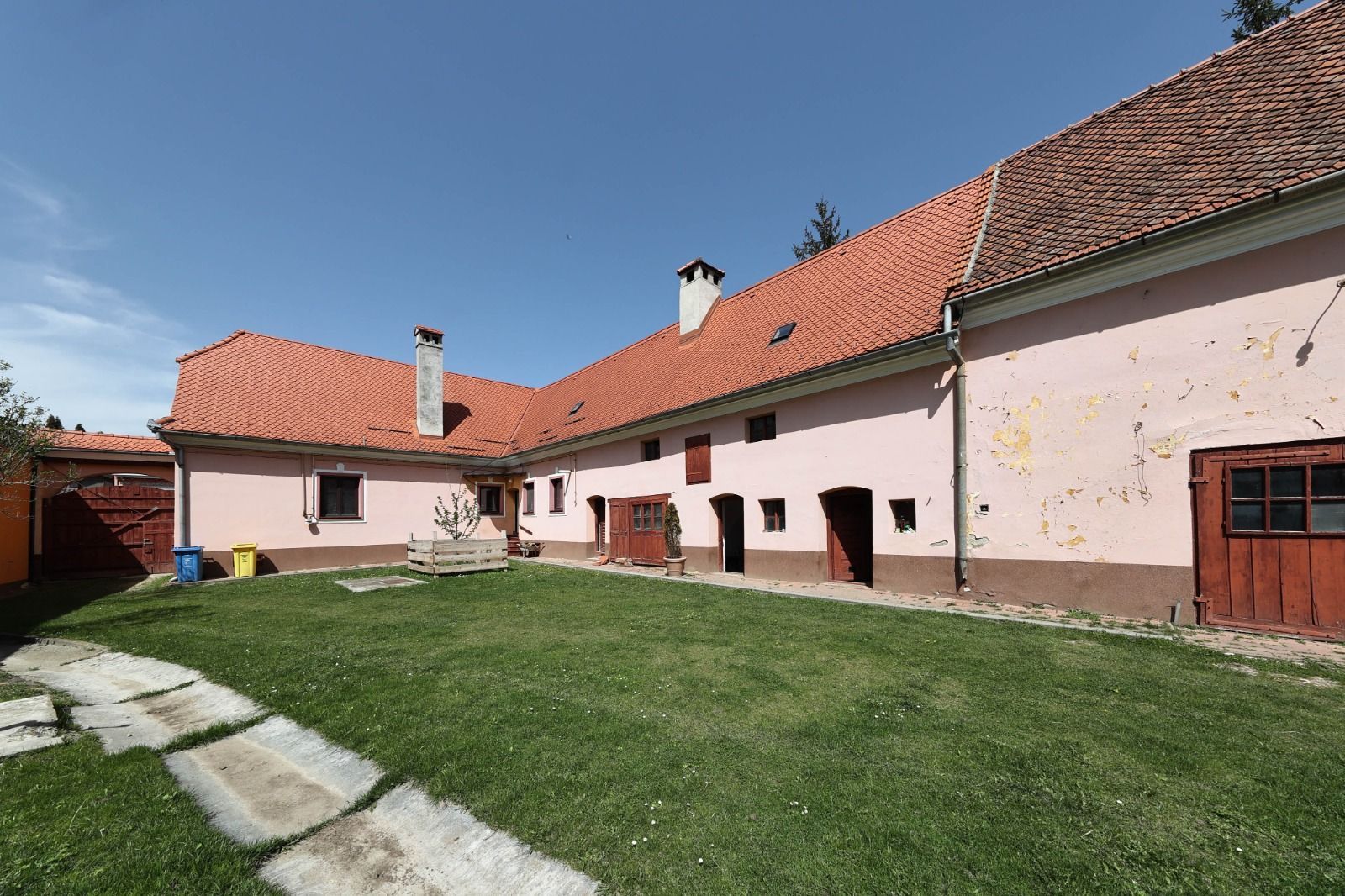 Casă Săsească Autentică cu Șură Impresionantă în Cristian – Teren 2729mp - Poză 14