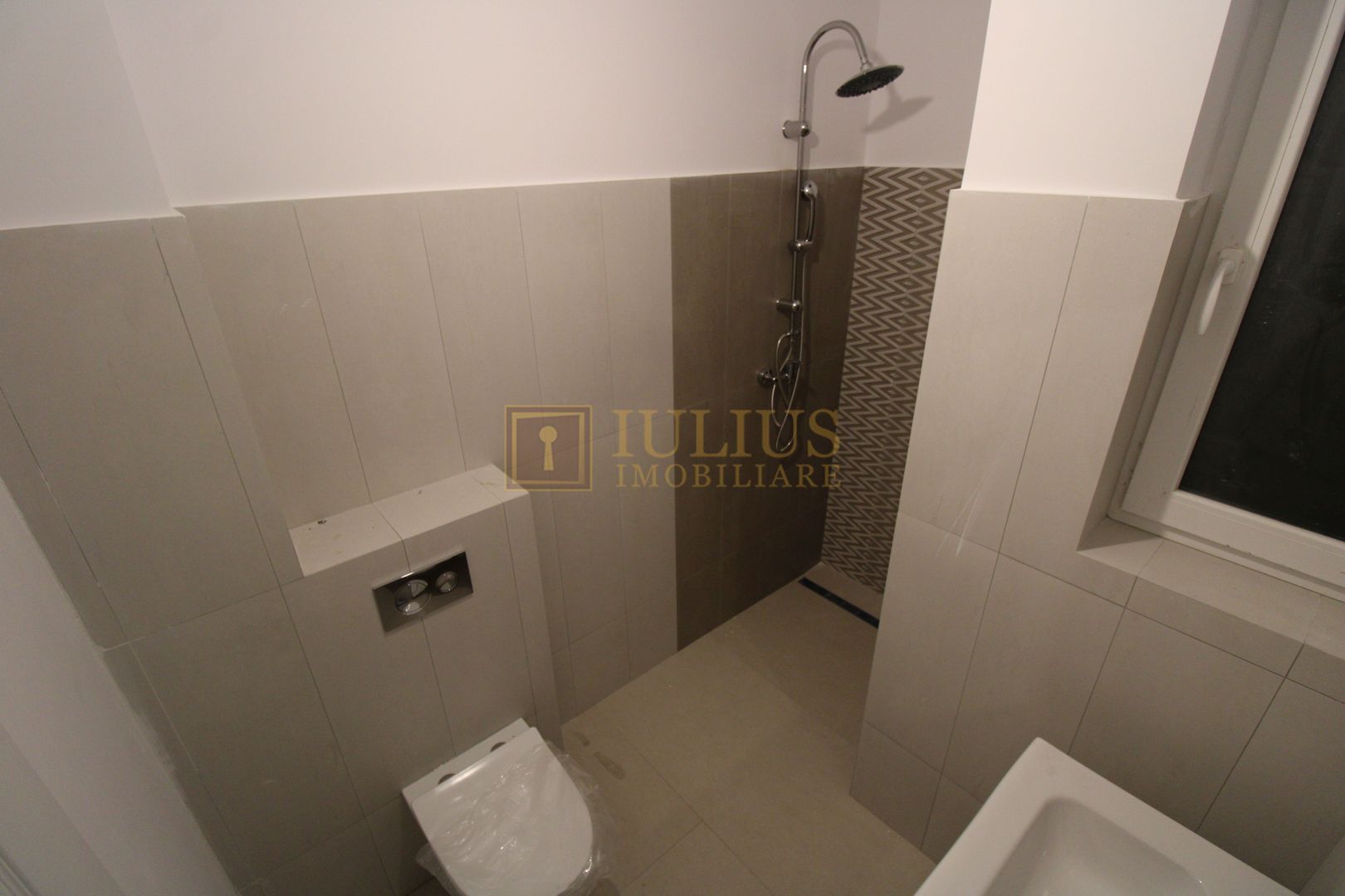 1/2 duplex spatios , spatiu verde generos, locuri de parcare-Mosnita - Poză 24