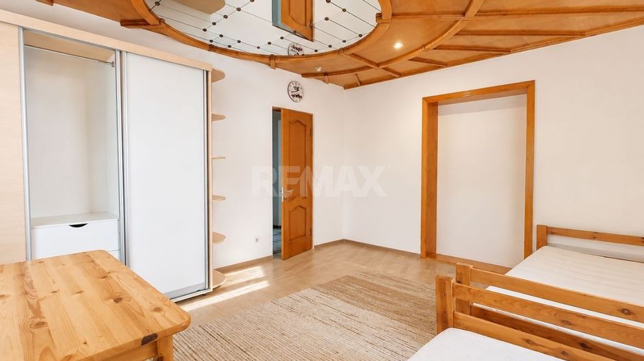 Casă 210 m² cu 5 dormitoare și teren 10 ari – Euroreparație | Drochia, str. Grigore Ureche - Poză 22
