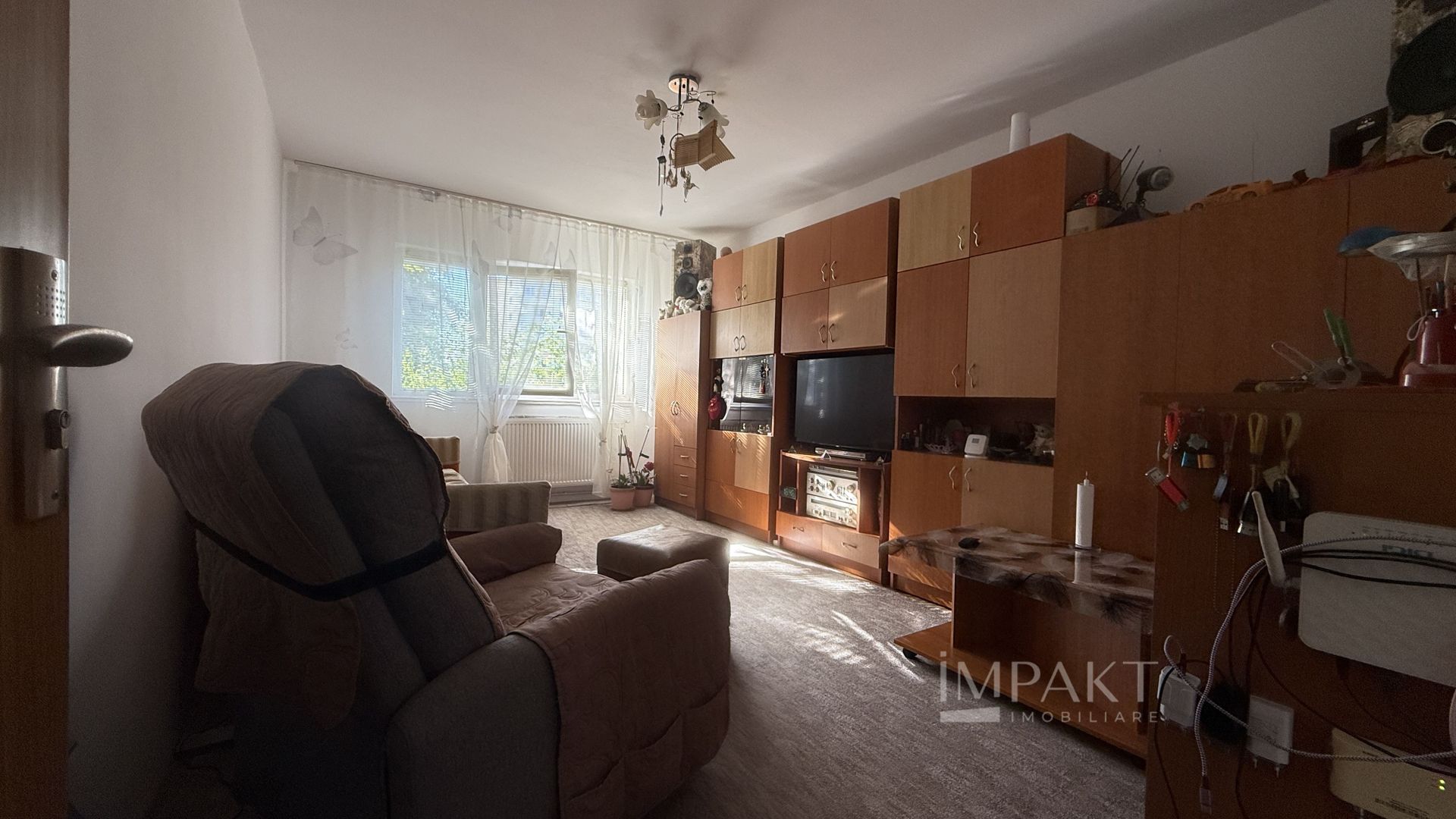 Apartament cu 2 camere decomandat in cartierul Intre Lacuri - Poză 4