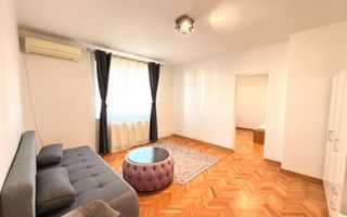 Apartament cu 2 camere, etaj intermediar, Centru, pe strada Traian! - Poză 1