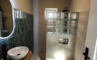 CENTRU - apartament la curte comuna ultrafinisat cu 2 locuri de parcare - Poză 7