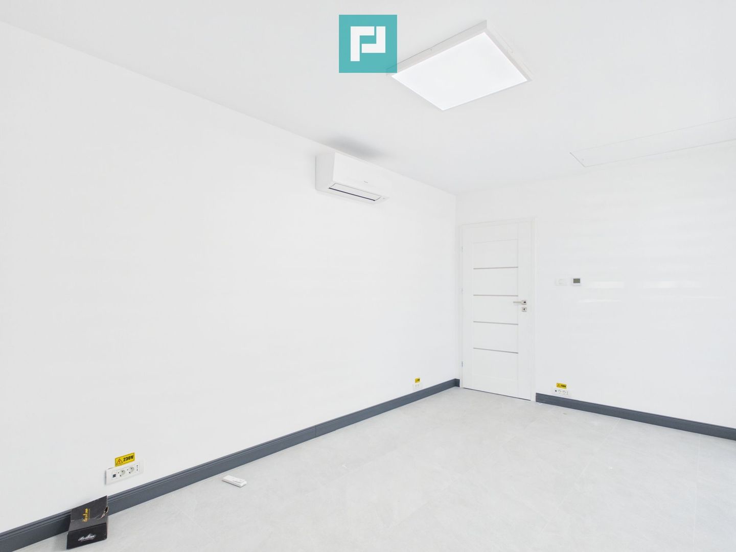 Birou 32 mp Oradea, parcare, acces centură - Poză 9