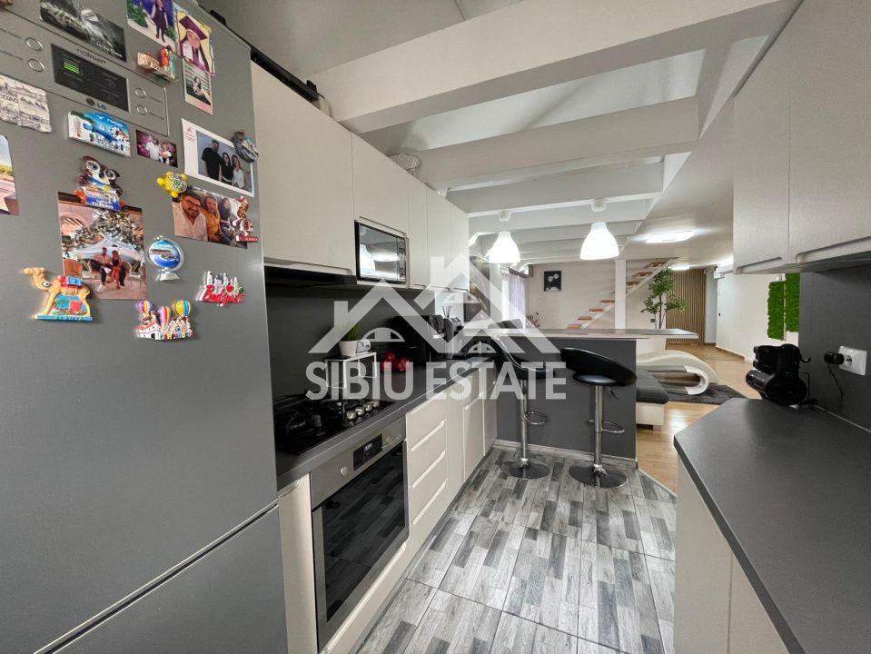 Apartament de vanzare, cu 4 camere,  82.4 mp. -Calea Cisnadiei (Ciresica) - Poză 16