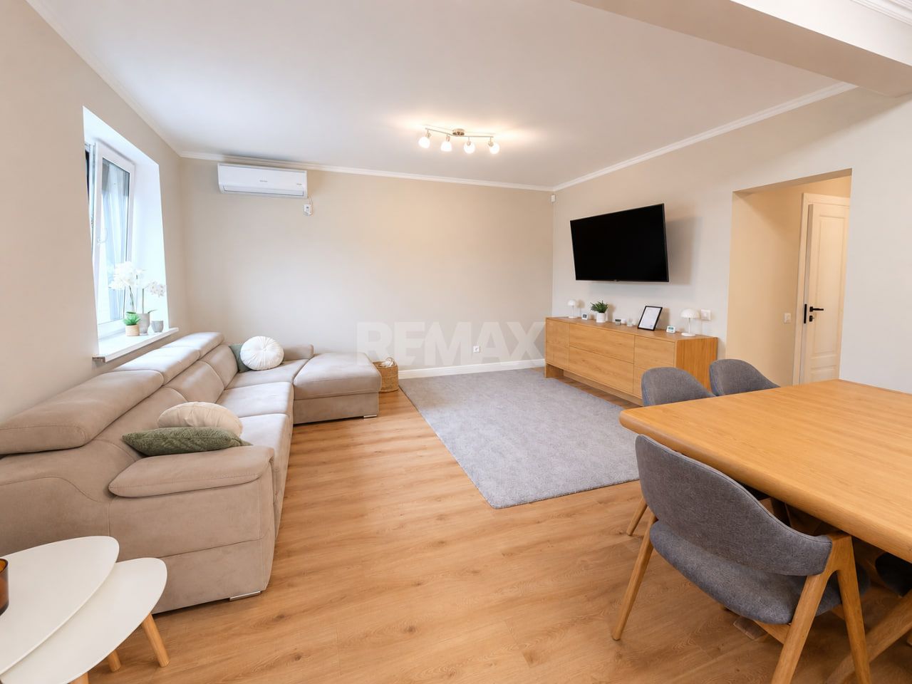 Casă 3 + Living, renovată | 17 ari | Panouri fotovoltaice | Pompă de căldură | Măgdăcești - Poză 6