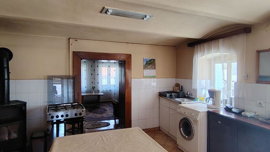 De vânzare o proprietate cu 2 corpuri de clădire și teren, în Agnita - Poză 4