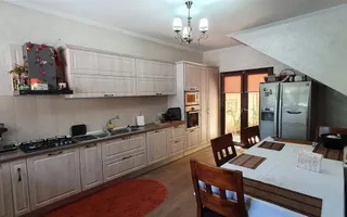 Casa 10 camere, ideala ca pensiune, zona Cetatii Alba Carolina - Poză 20