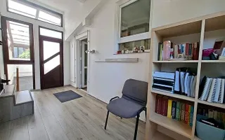Proprietate cu 3 camere in centrul orasului pentru birouri sau locuit - Poză 13