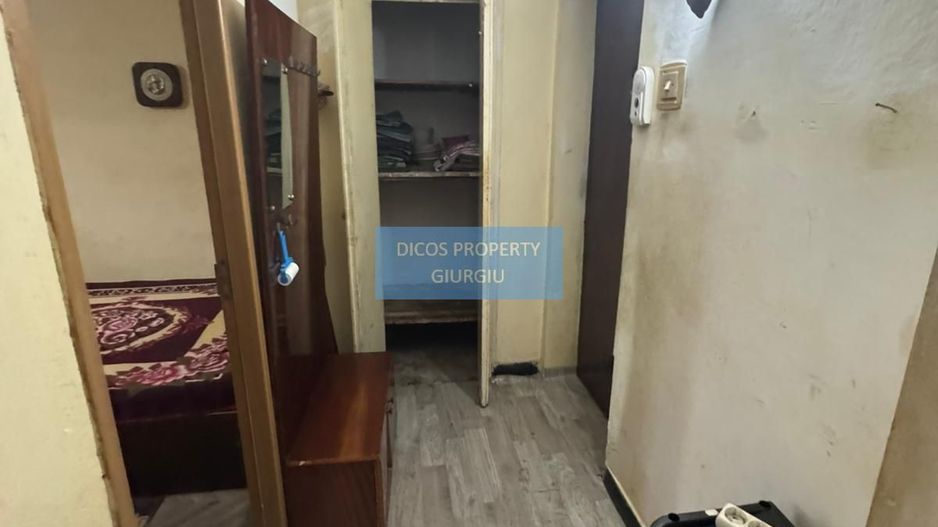 Apartament central 2 camere, parter, garaj inclus - Poză 7