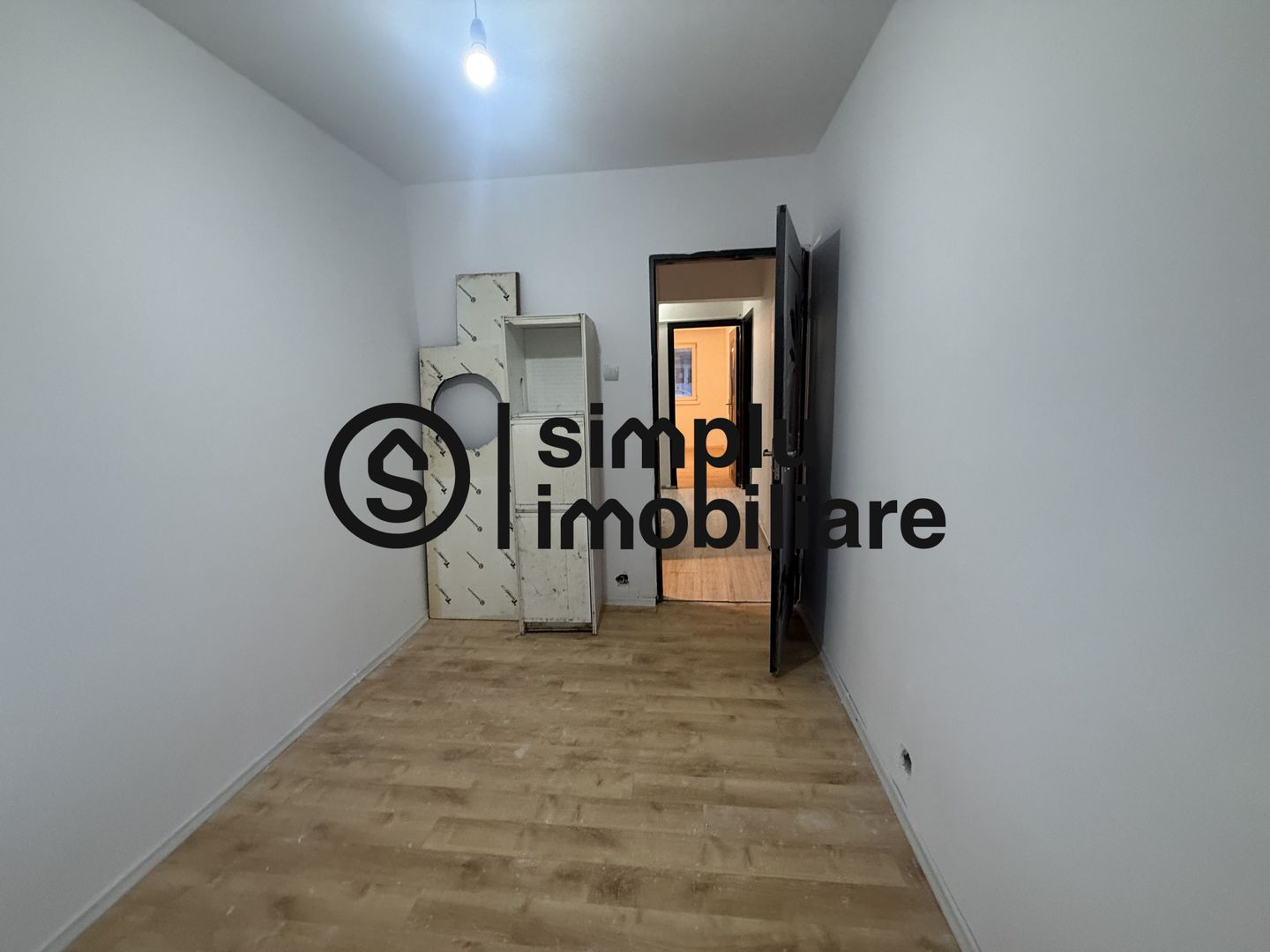 4 decomandate, parter, bilateral, Valea Rosie - 130 000 Euro - Poză 6