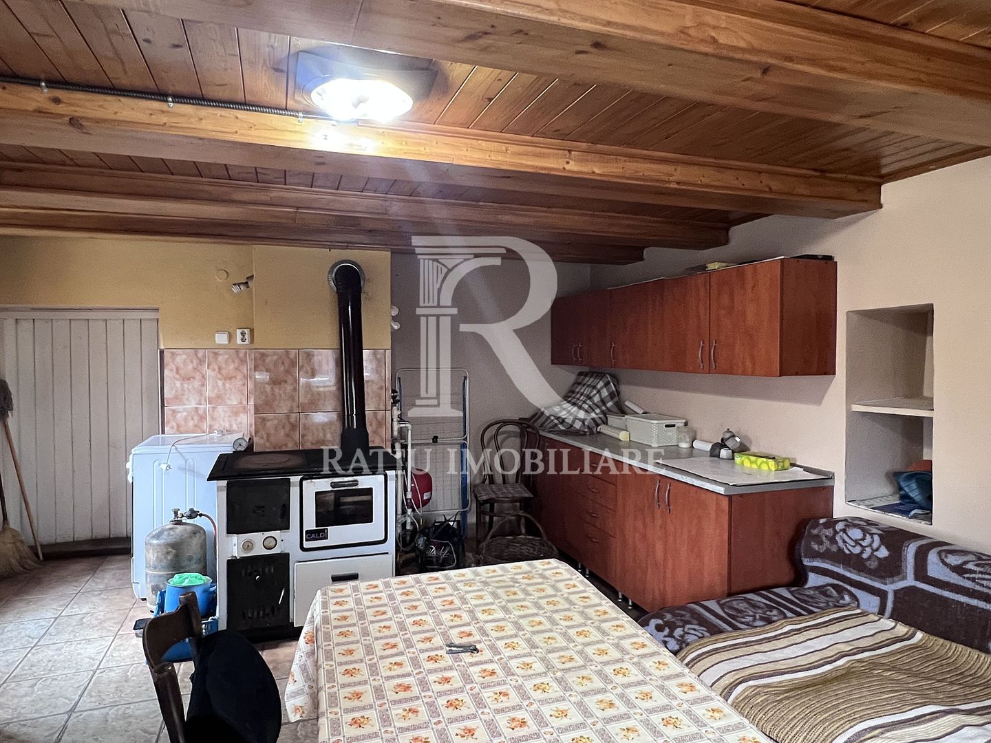 Proprietate rurală de vânzare | 1500 mp teren | Cobătești | Harghita - Poză 5