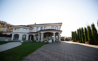 Casă / Vilă cu 5 camere de vânzare în zona Est - Poză 1